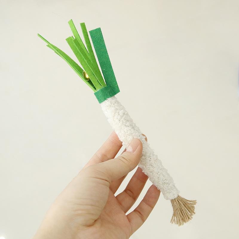 Green Onion Cat Toy with Bell & Silvervine